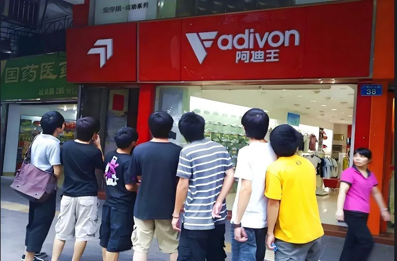 ר���в� �����������й�����˭��Ȧ�ף�