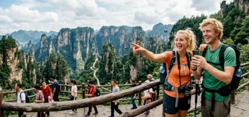 老外涌入中国 捡到全球最大便宜