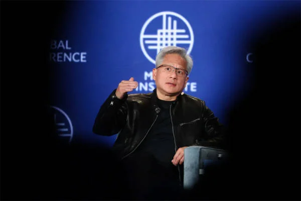 黄仁勋：中国不应获得英伟达的最先进芯片