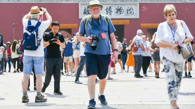 入境游遍地是黄金 老外被全方位硬控