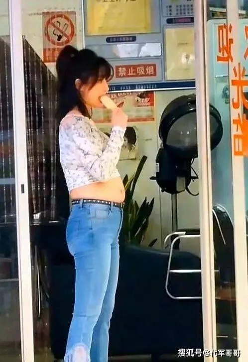 柳岩消失半年被传怀孕 各种谣言层出不穷