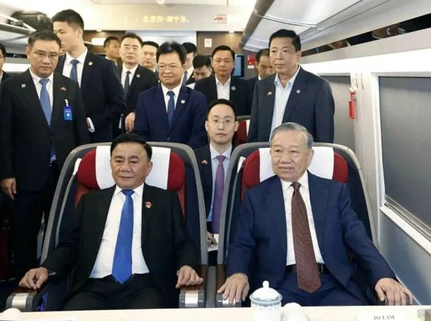 越南一把手刚来中国坐完复兴号 转头拉法国合作高铁?