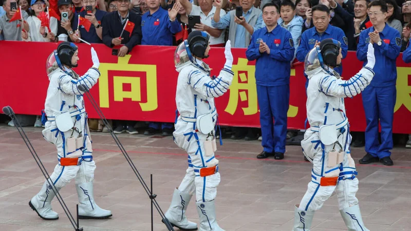 中国首次实施航天员一年期太空驻留 为2030登月铺路
