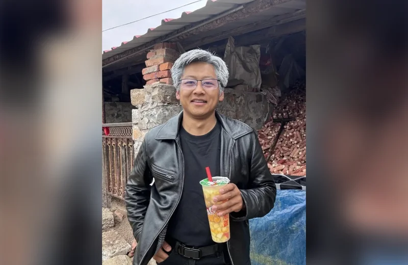 模仿黄仁勋走红的网红直言：我现在很害怕