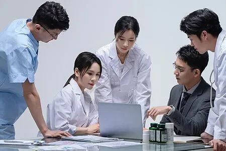 行贿3万就入刑 中国医药代表正从医院消失