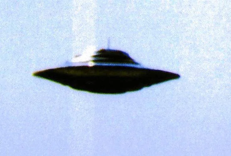 美国51区终极解密 藏了80年的外星秘密终于瞒不住了