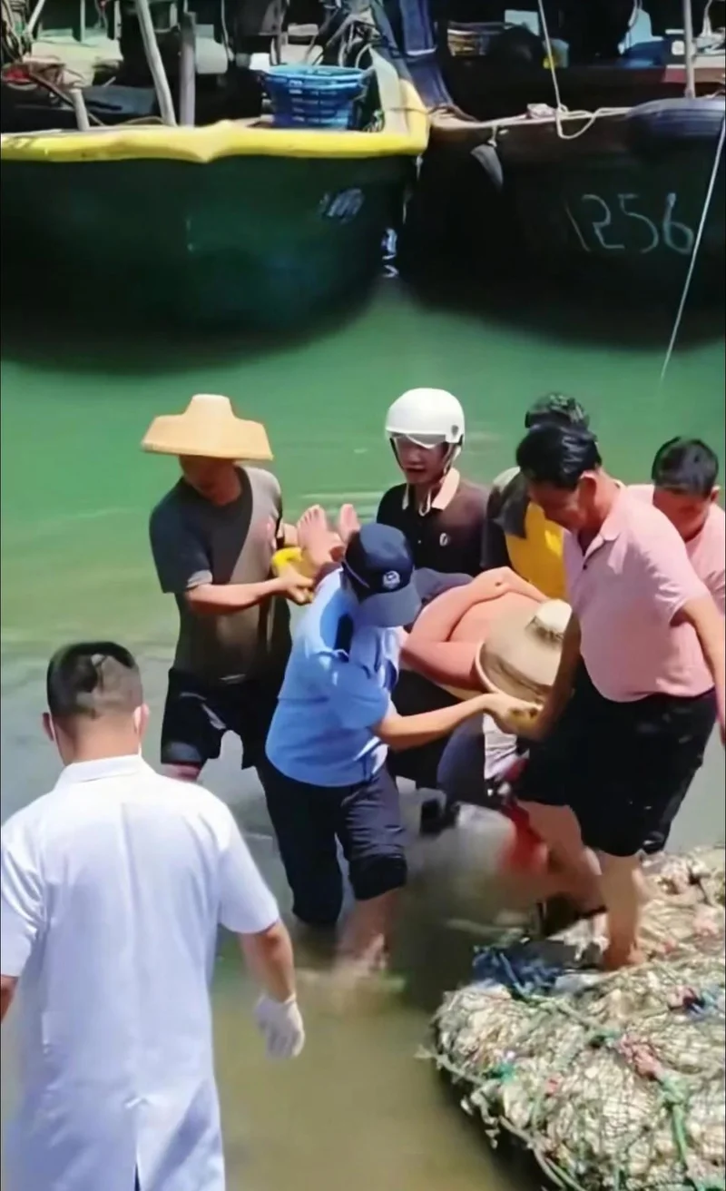 在海南落水漂流7天6夜 39岁游客靠生吃80只螃蟹活下来