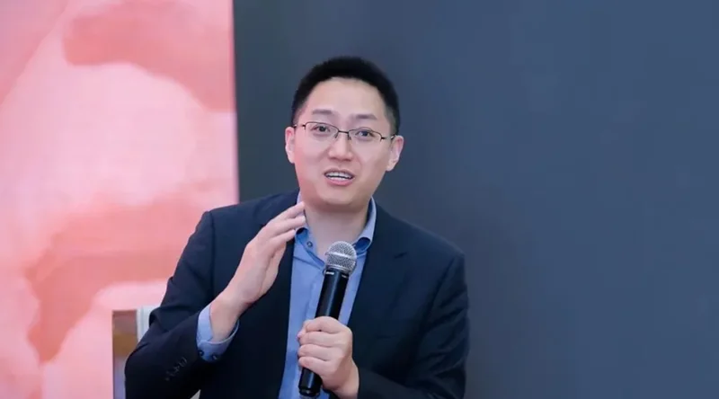 你们找不到工作是应该的 粉笔张小龙给了客户一巴掌
