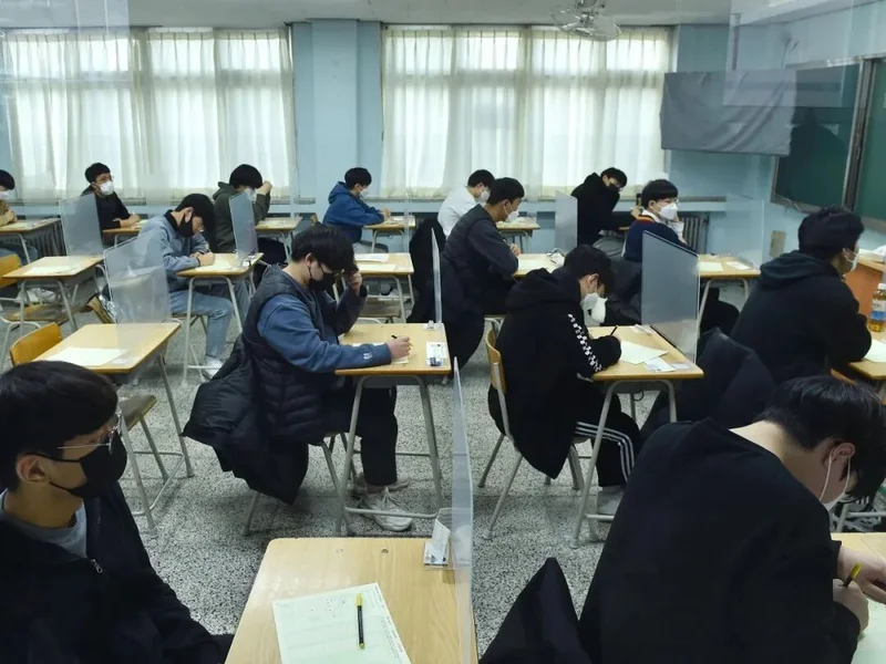 韩国曝出AI眼镜作弊案　考虑高考禁用同类用品