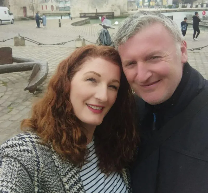英国夫妇用一套英国房子的钱 在法国买了一整个村庄 结果怎么样了？