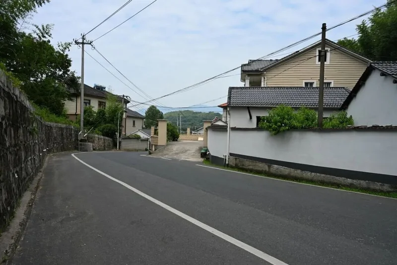 浙江农村的街景 看起来像在日本的错觉