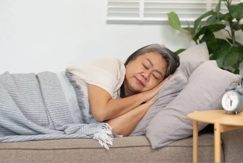 半夜醒来几次算正常 医生：视年龄而定