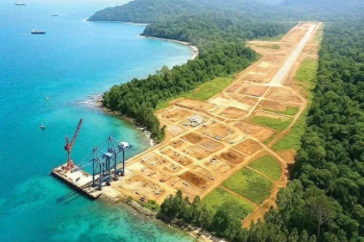 陆媒:新的困局出现?印度要建自己的“香港” 在马六甲卡中国