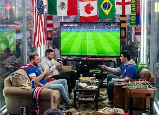 美国小伙39天看完104场世界杯 入账5万美元