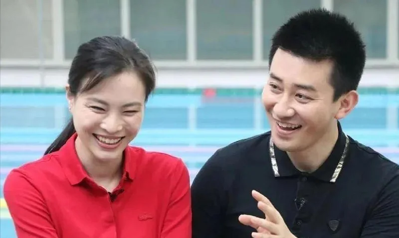 拒绝霍启山嫁给普通人 如今儿女双全住上海豪宅