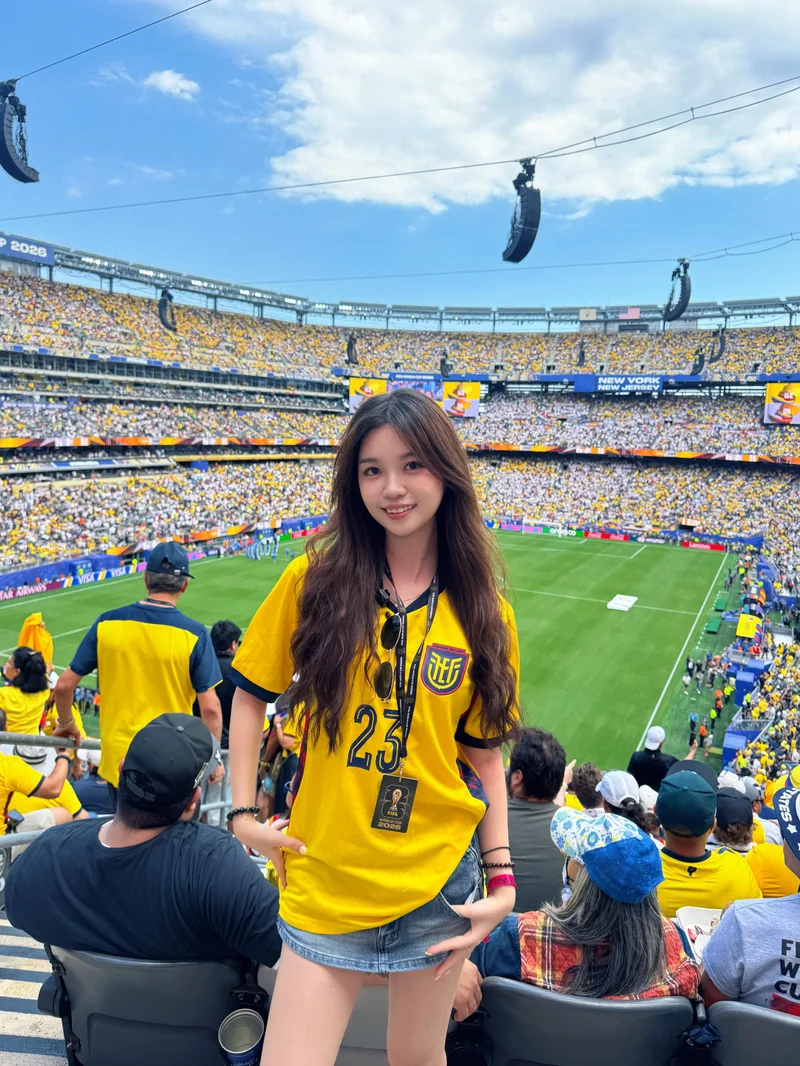 深圳00后美女独闯美加墨：三张门票花19000元 值！