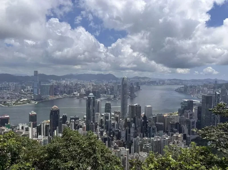 香港楼市连涨12个月 港股是最大推手
