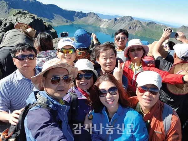 韩国中产 集体涌进东北尽孝