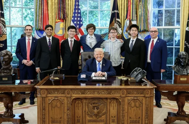 与特朗普合影3个华裔少年,一年后全部进了MIT