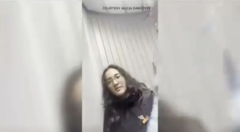 登机口抓人!女子丹佛机场遭ICE带走 哭喊视频疯传 同行朋友也未能登机