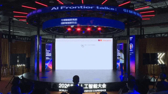梁文锋押注的方向 中国00后团队先交卷了!性能直逼Opus 4.8
