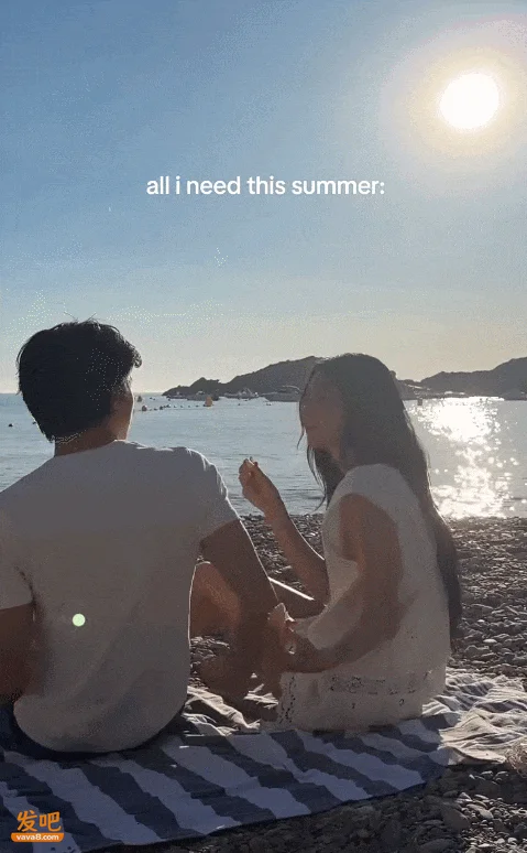 和Jennie亲密搂腰,同游西班牙 露个侧脸全网爆火:好命男人!