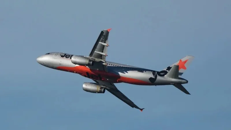 Jetstar手提行李新规 登机箱放头顶行李架要收费