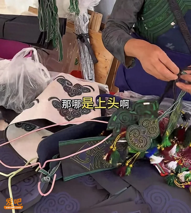 毛骨悚然!女子云南旅游买纪念品 事后发现竟是丧葬品