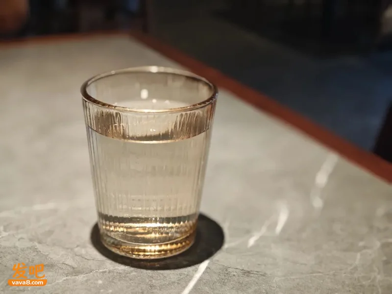 一个被低估的控体重习惯：这样喝水的人可能越喝越胖