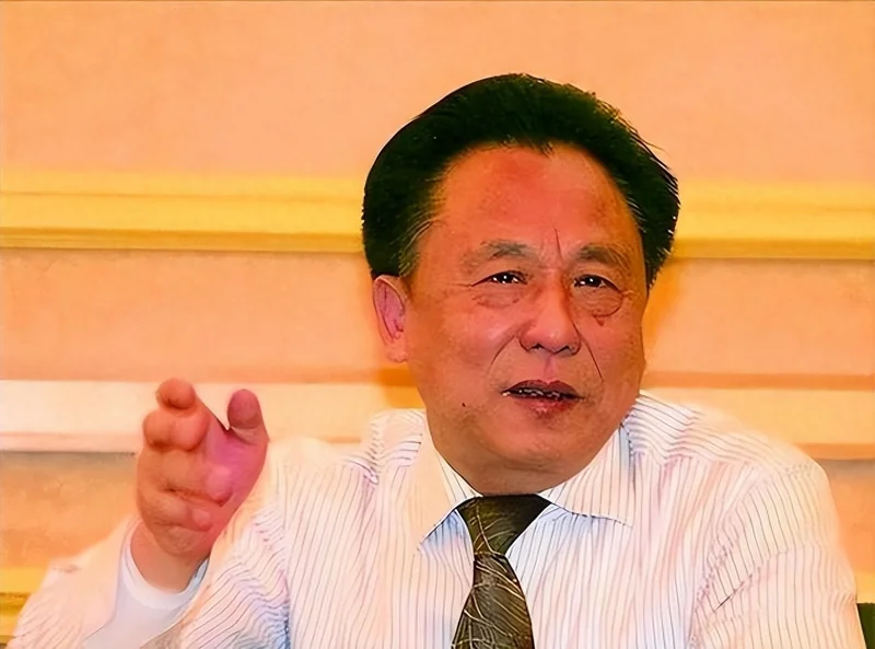 包养10位情妇,睡觉靠翻牌,生下11个私生子 他75岁仍在拼命生娃
