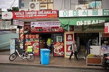 澳洲中餐馆招牌上必须加上英文 商家气炸