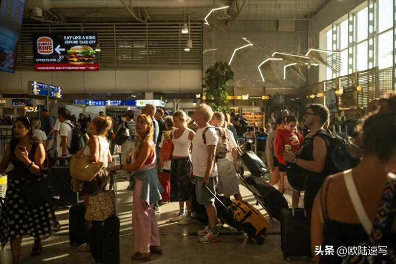 希腊上空要挤爆了!日均2700架次航班穿梭 管制员直呼太疯狂