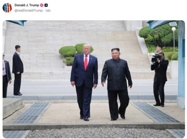 特朗普连晒三张与金正恩合照：再次释放对话信号