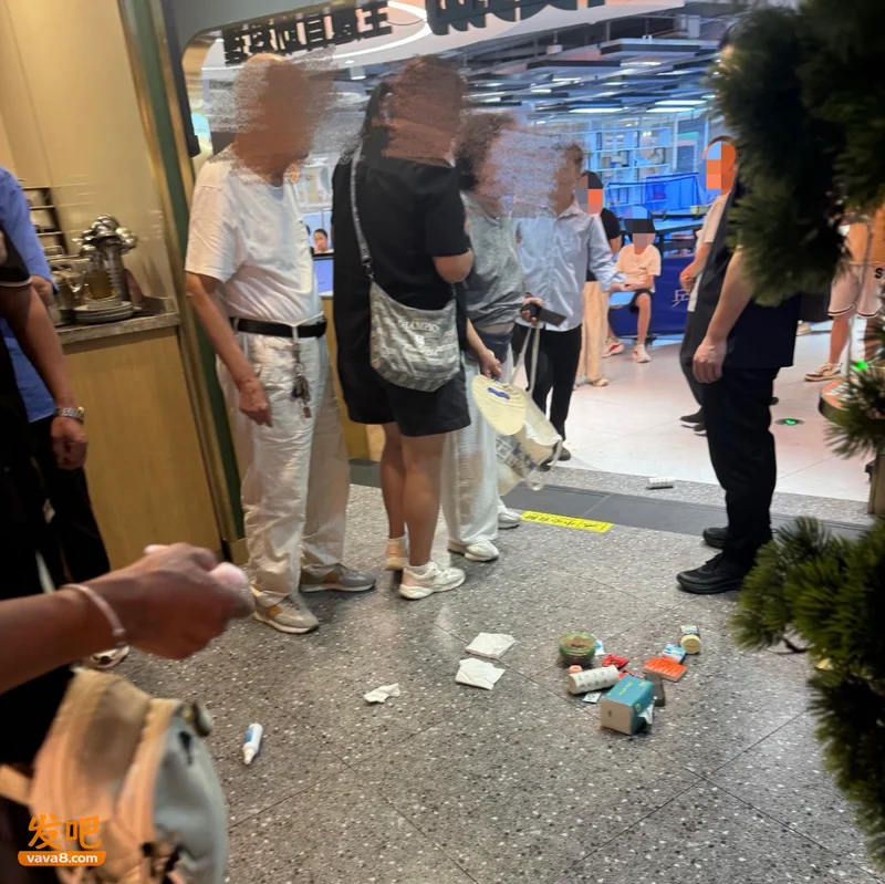 上海两老人被质疑从自助餐店带出食物 餐厅回应