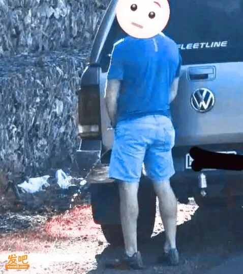新西兰一张路边小便照片 竟引爆种族之争 还有华人大妈随地便溺被抓