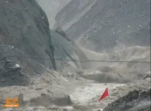 泥石流灾害频发 把居民搬走行不行?专家:搬不走