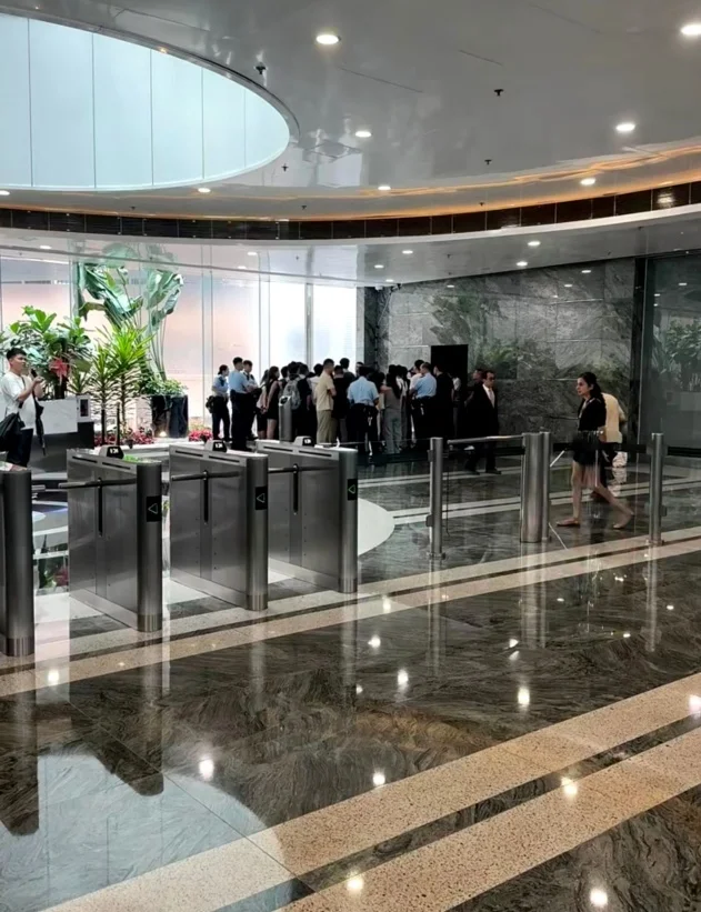 梁文锋“幻方量化”金字招牌 成了境外平台收割马甲