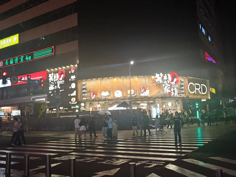 意大利小姐姐发帖：在中国街头，我感受了凌晨1点免于恐惧的自由