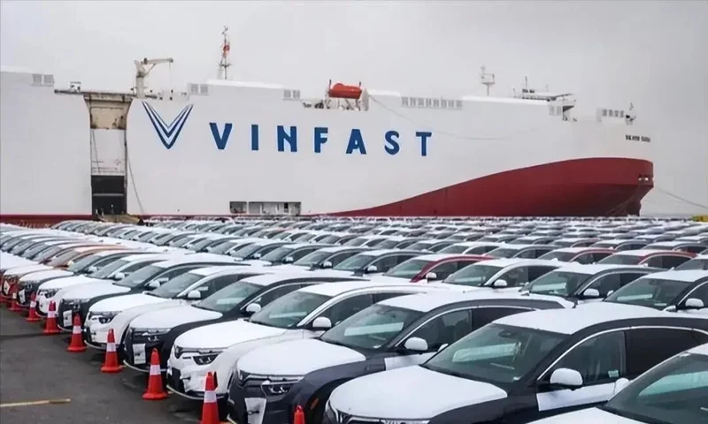 5000辆越南VinFast电动车装船发往海外:中国车企不该轻视这个对手了