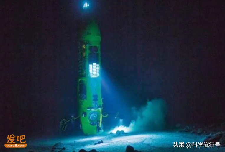 下潜到1万多米的海底 人类发现了不该出现的东西?需要引起警惕