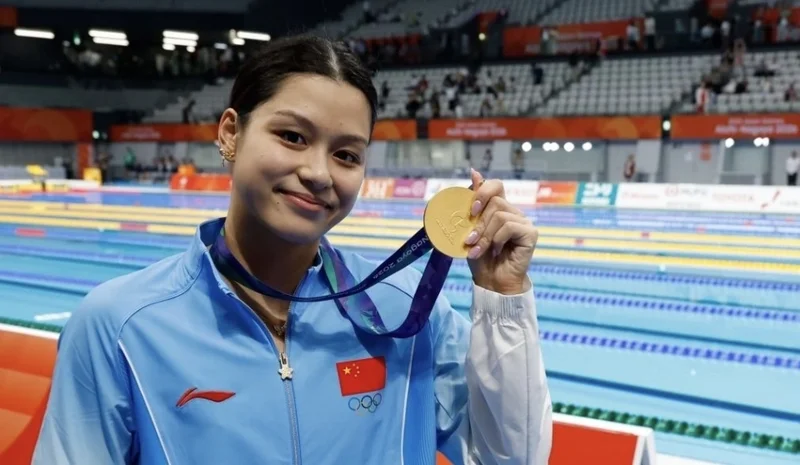 21岁中国游泳女神回应高颜值：我长得一般！不是混血，纯正中国人