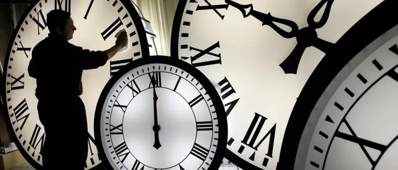 美国19个州批准永久夏令时!佛州人已经等了7年,今年还要再调表吗?