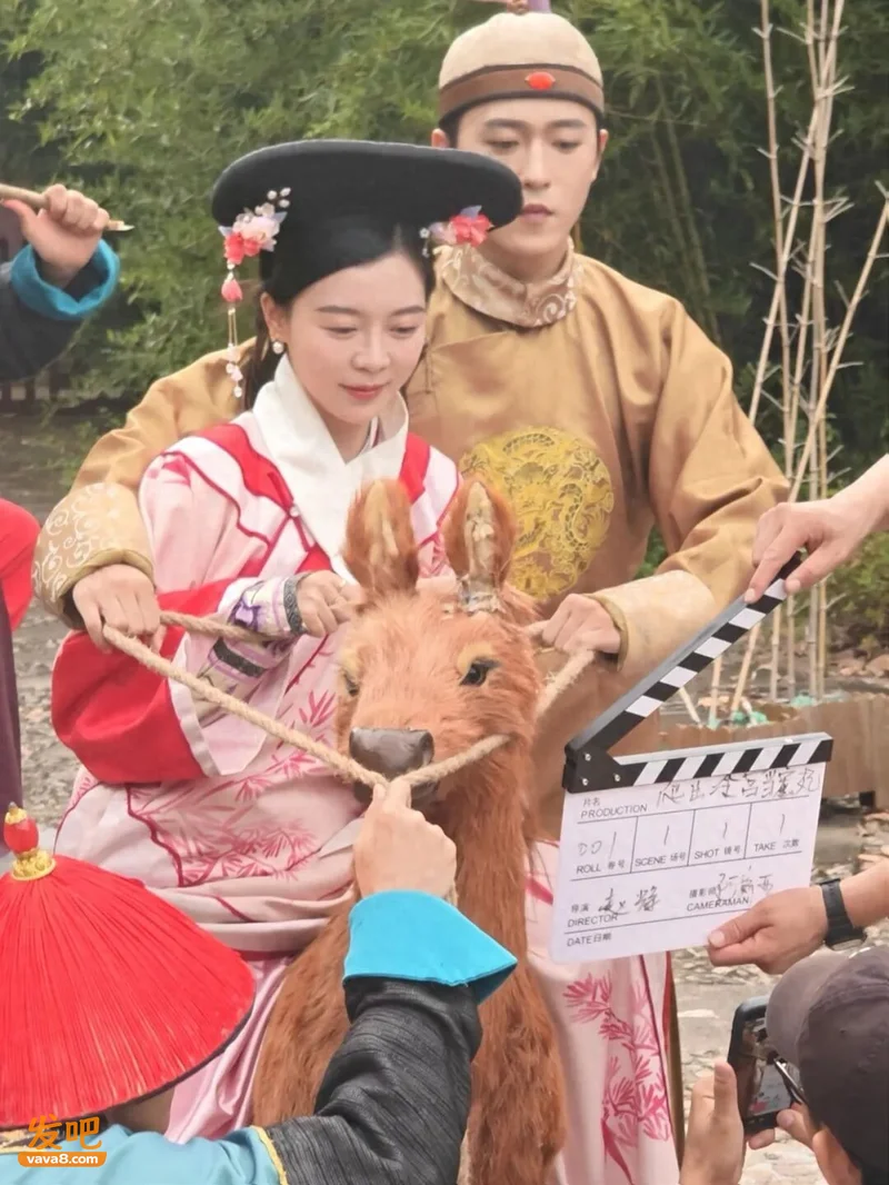 花218元全资进组的年轻人 都在横店演爽了