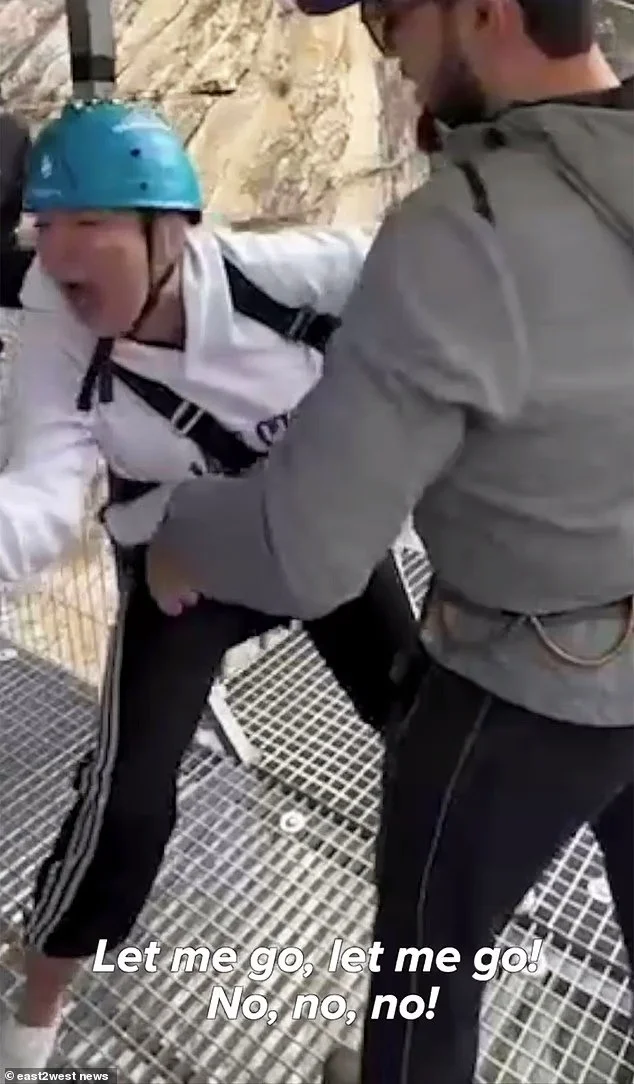 女子被逼蹦极崩溃喊救命 丈夫却在拍照狂笑?还被一脚踹了下去
