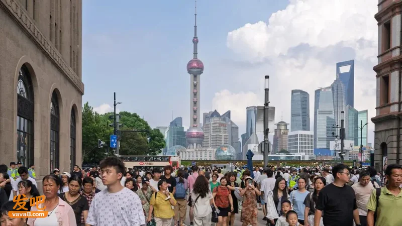 国庆假期  中国每天“搬运”一个美国的人口