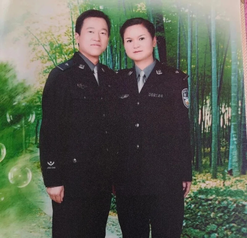 烈士生命定格在28岁 他倒下时妻子怀孕4个月 如今女儿考入他的母校 续写警察故事