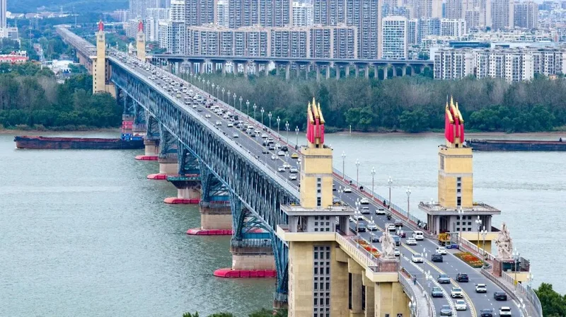 几亿人在路上 中国底气是什么