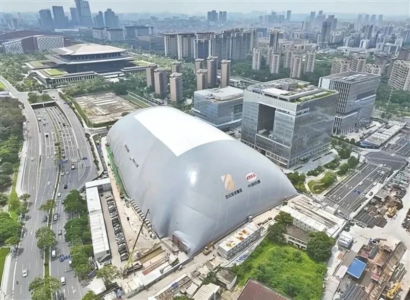 中国城市里 为什么突然冒出很多巨型“白色大棚”？