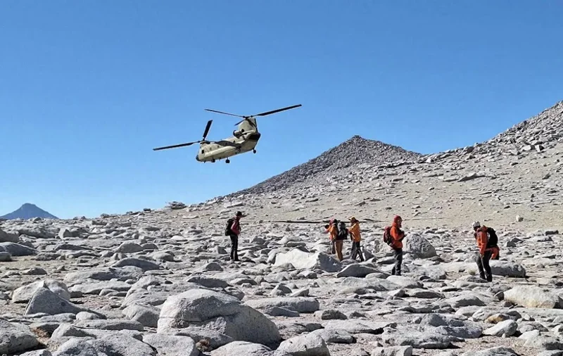 美国53岁登山者登顶近4000米高峰后坠亡 最后短信称“正在下山”