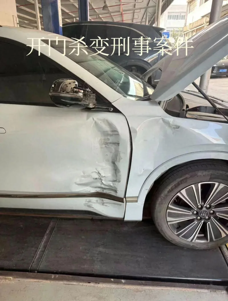 开门杀后拒赔 男子竟驾车二次撞击!车主:已刑事立案